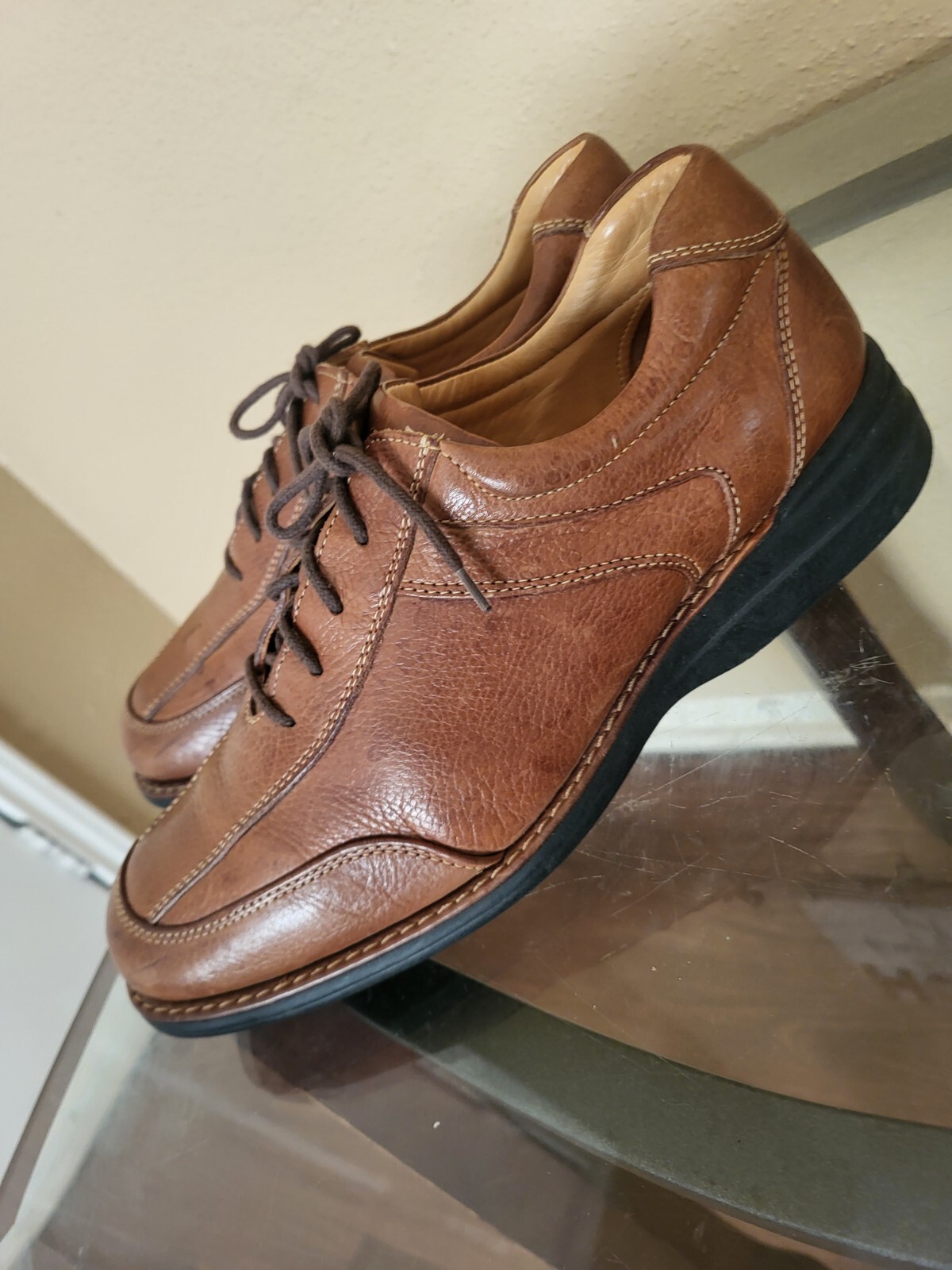 SAOLA Scarpe da uomo marroni in pelle Johnston & Murphy. taglia 10M le condizioni sono molto buone.