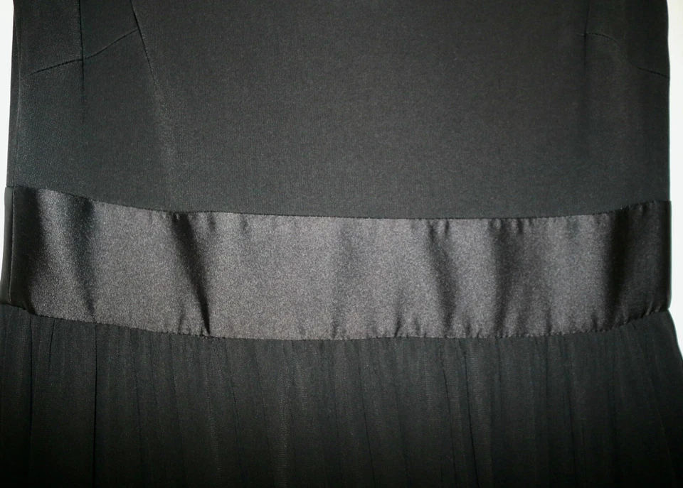  Vera Wang  Bridesmaid Gown; Size10 /black/polyester/ black satin waistband - Image 3 of 4