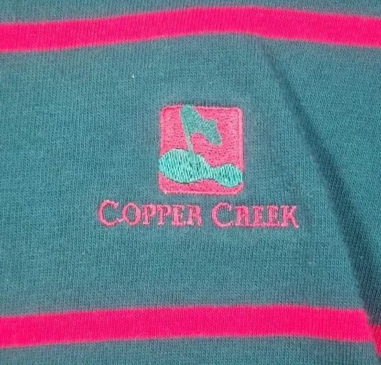 Camisa de golf Cross Creek vintage manga larga cuello redondo verde mediana con rayas rosas  Foto 2 de 4