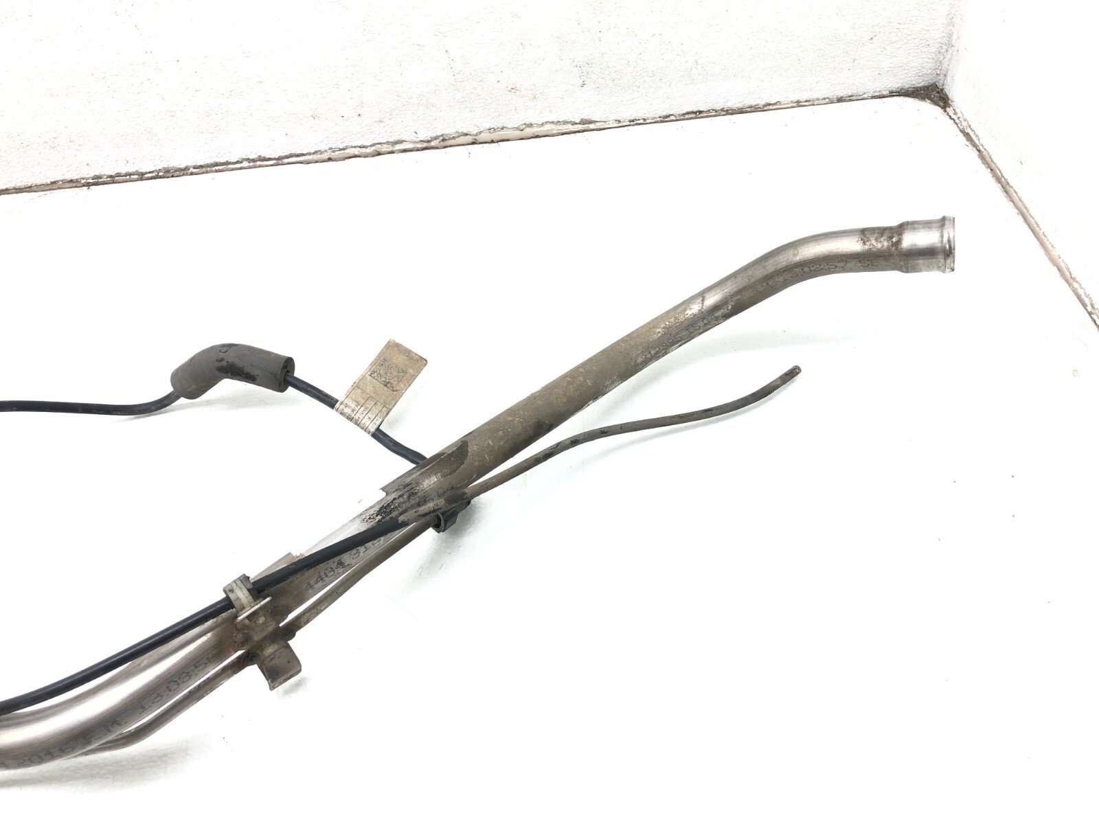 2017-2020 MASERATI LEVANTE 3.0L FUEL TANK FILLER NECK HOSE LINE OEM