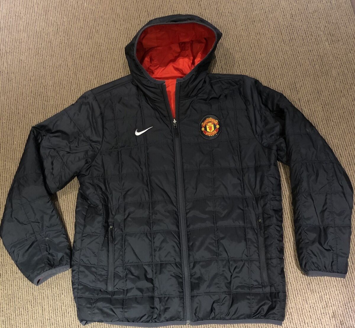 Nike Manchester United Med. Filled Reversible Padded Jacket Nike Manchester United Med. Filled Reversible Padded Jacket