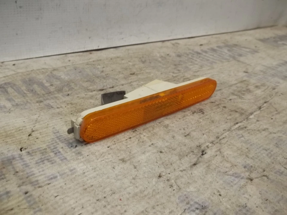 Luz marcadora parachoques delantero derecho Cadillac Catera 97-01 OEM Foto 2 de 4