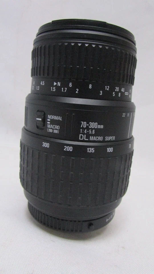 Sigma 70-300mm F/4-5.6 DG Macro Telephoto Zoom Lens 4 Canon EF/EF-S madein JAPAN - Image 2 of 4