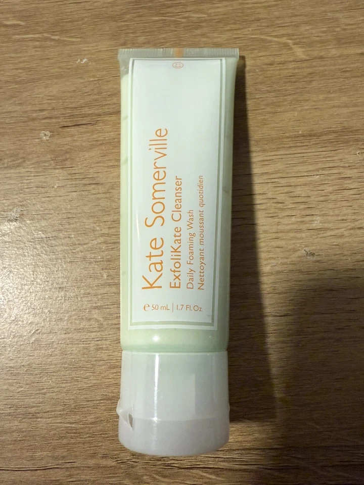 KATE SOMERVILLE EXFOLIKATE Limpiador, Crema de Agua HIDRACATE, Descuento JUEGO DE 2 Foto 3 de 4