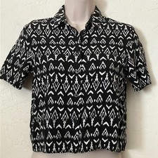 Divided H&M Black White Geometric Tribal Button Front Boxy Crop Top Blouse Sz 2