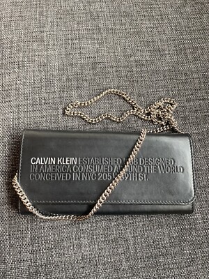 Schwarze Ledertasche Raf Simons für Calvin Klein Pochette mit Kette