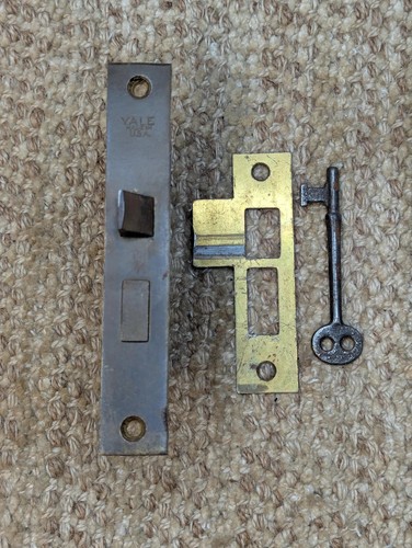 Antique Yale Mortise Lock Door Hardware #230 With Key And Strike Plate - Picture 3 of 6