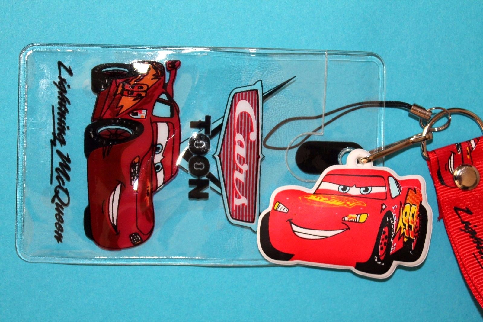 LIGHTNING MCQUEEN CARS DISNEY PINS LANYARD FASTPASS HOLDER WITH 4 PINS