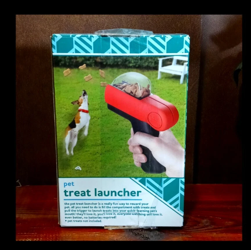 Pet Treat Launcher Handheld Dog Food Catapult Snack Dispenser Feeder