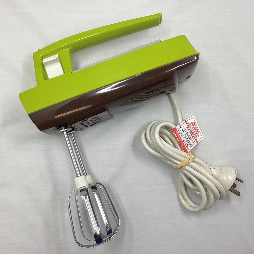 General Electric Vintage Lime Green Hand Mixer WORKING (11D) MO8616