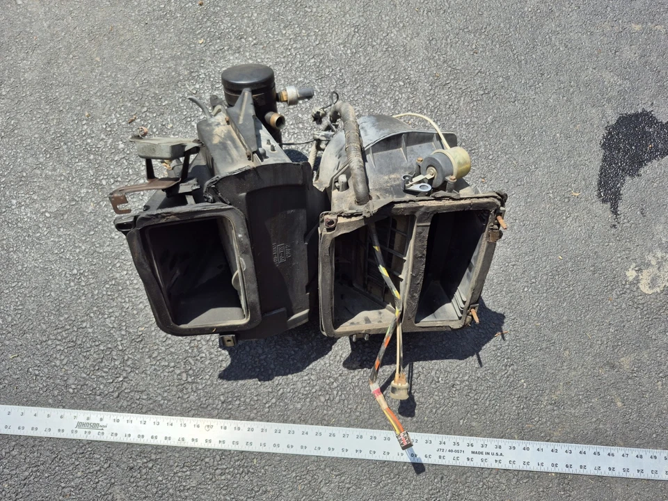 Ford Bronco 1996 exterior bajo capó sistema de climatización carcasa OEM Foto 2 de 4