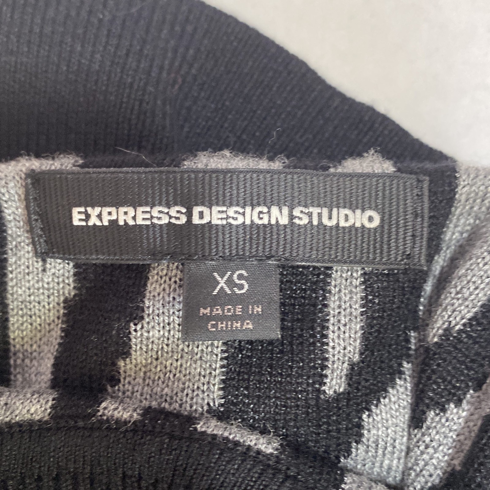 Express Design Studio Knit Pull Over Top Size XS,… - image 6