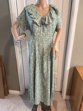 Vintage 90s Floral Dress Size 10 Cottagecore Dainty Collar Green Fairy Tie Back