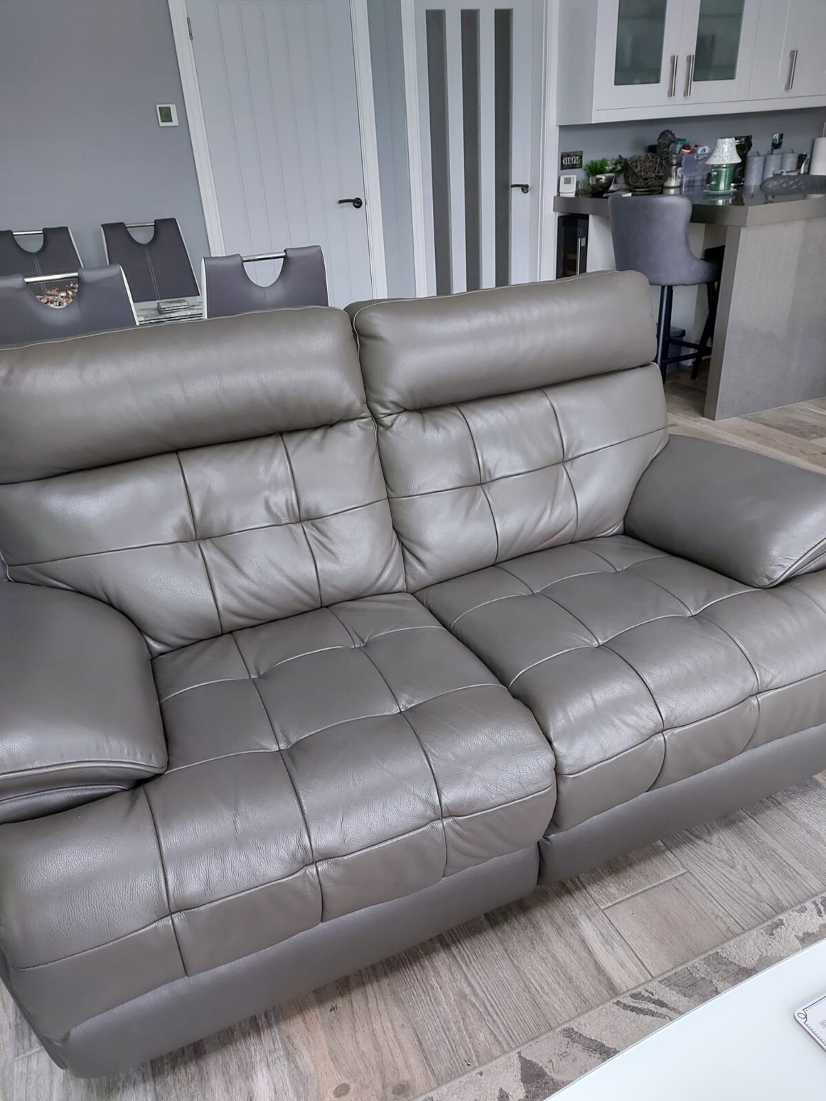 2 X LaZBoy Knoxville Deluxe/Fossil Leather 2 Seater Static Sofa RRP £