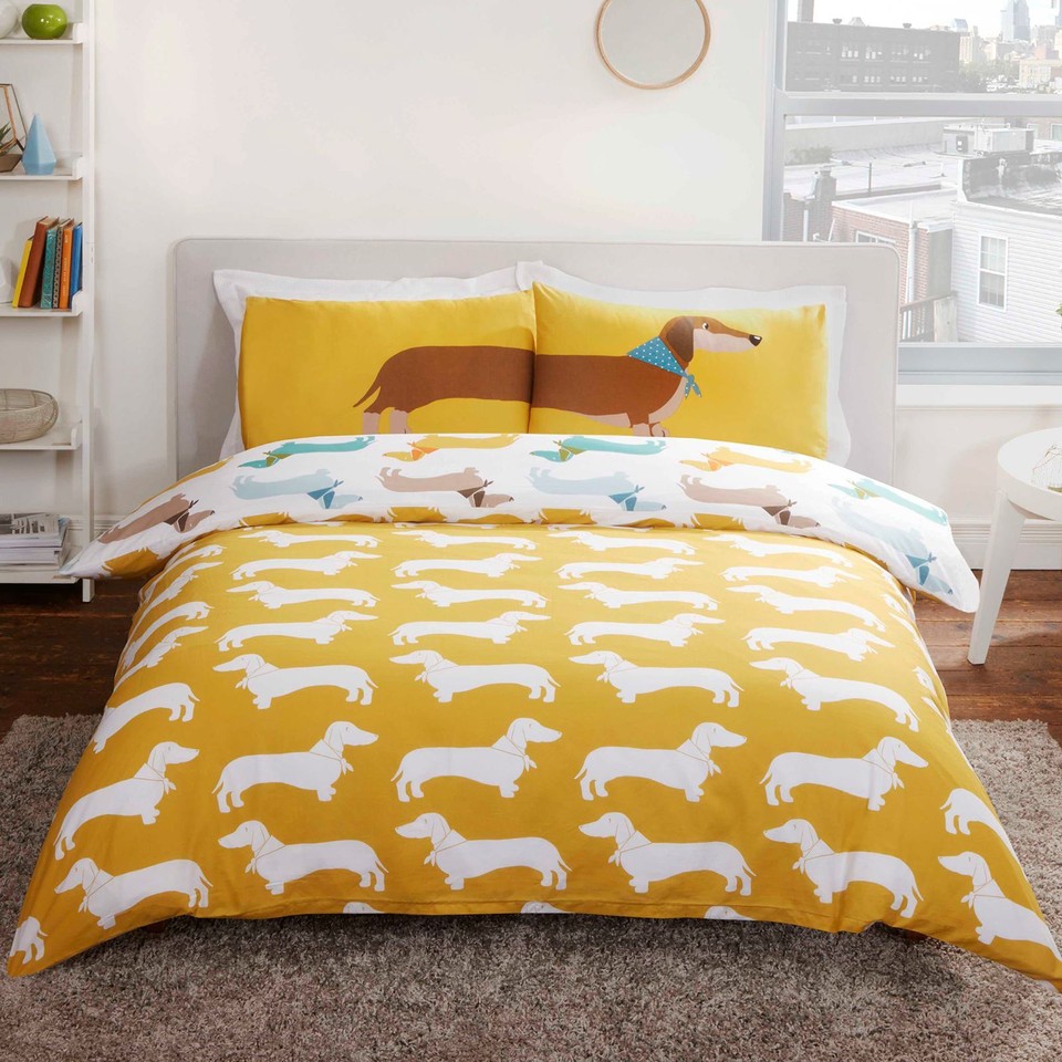 SAUSAGE DOG KING SIZE DUVET COVER AND PILLOWCASE SET YELLOW WHITE