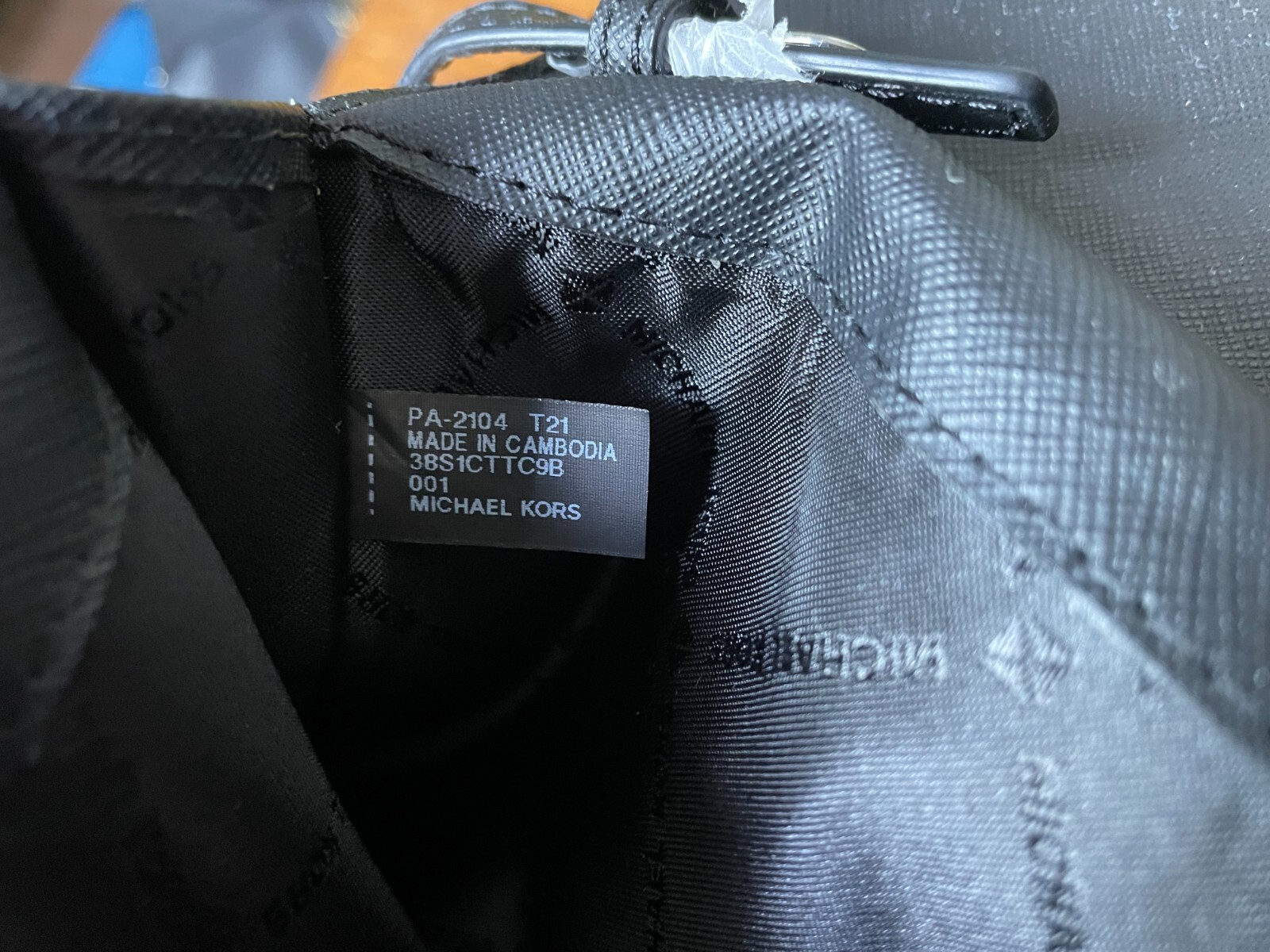 MICHAEL KORS JET SET MULTIFUNCTION CROSSBODY CLUT… - image 20