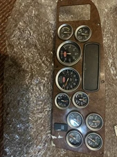 2008 Peterbilt  387 dash main instrument gauge cluster panel