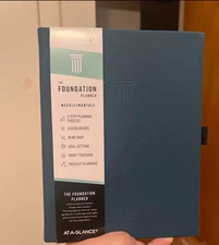 AT-A-GLANCE FD20020 Foundation 8.5" x 6.75" Undated 12-Month Planner - Blue New