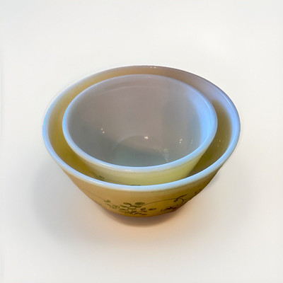Vintage Pyrex Shenandoah Nesting Mixing Bowls Set of 2 Yellow 401 & 402