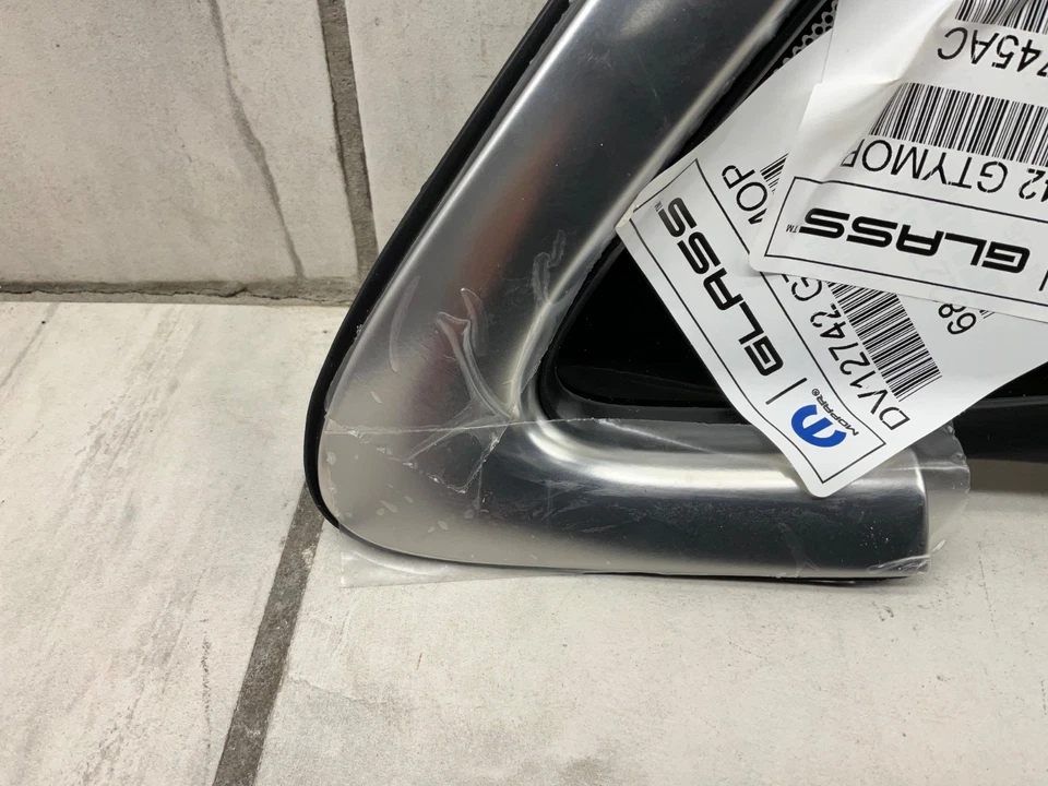 NUEVO OEM 2017-2025 CHRYSLER PACIFICA VENTANA DE CUARTO DE VIDRIO FRONTAL IZQUIERDA #68227745AC Foto 4 de 4