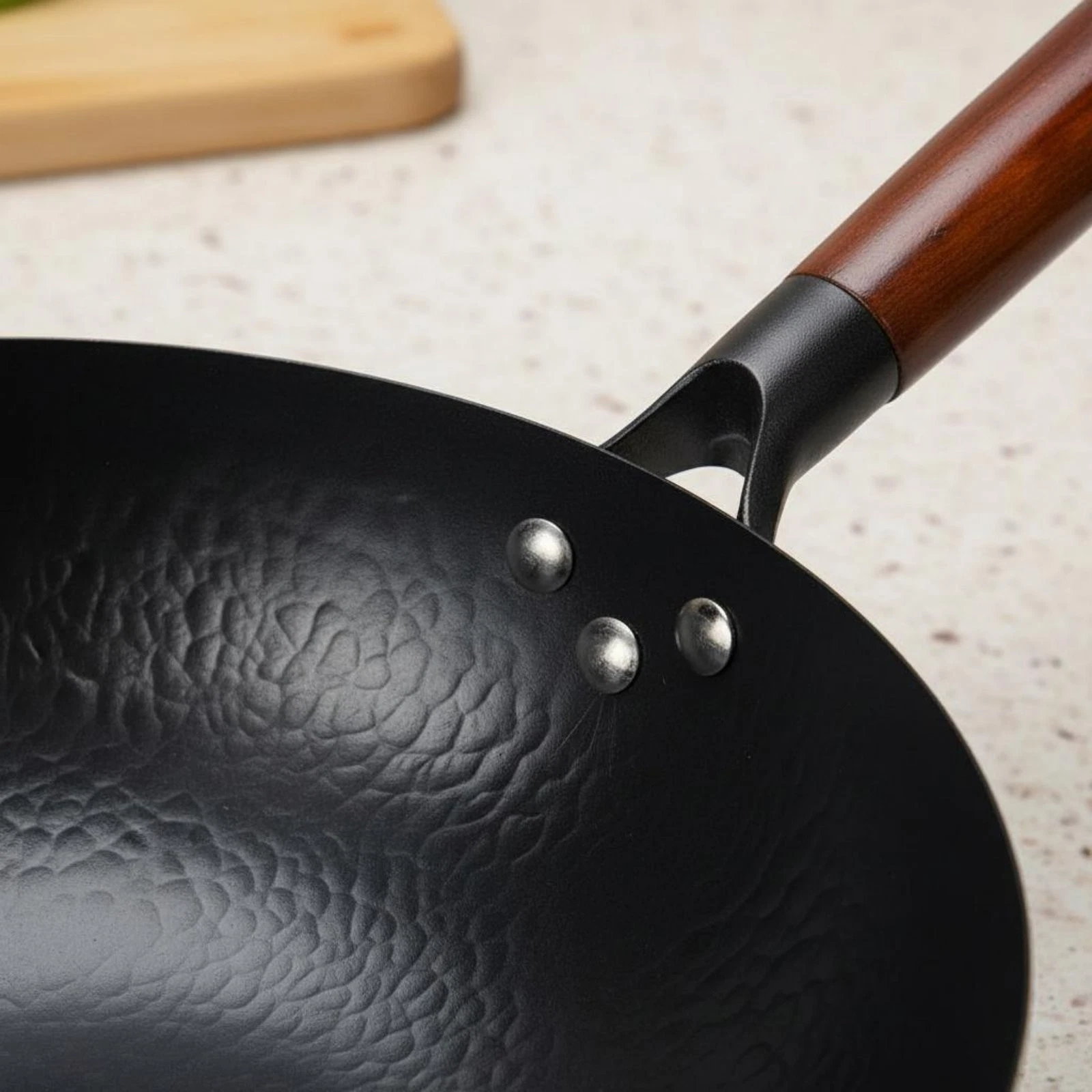 Hand Hammered Wok Non-Stick Traditional Iron Wok Wooden Handle for Kitchen
Opens in a new window or