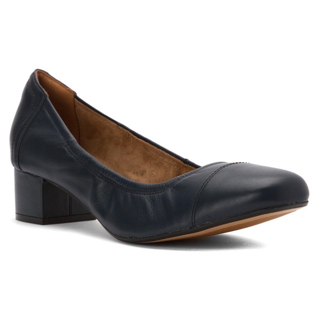 clarks low heel pumps