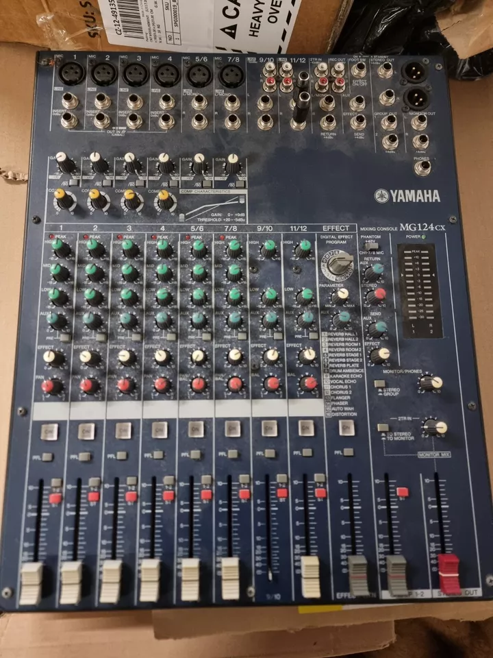 Yamaha Mixer MG124CX