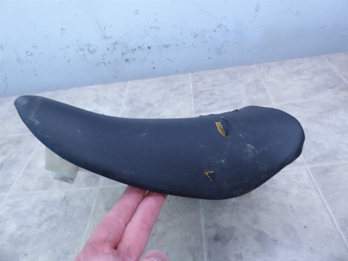 1996 Kawasaki ZX600 ZX6R Ninja K765-1) front seat saddle cushion