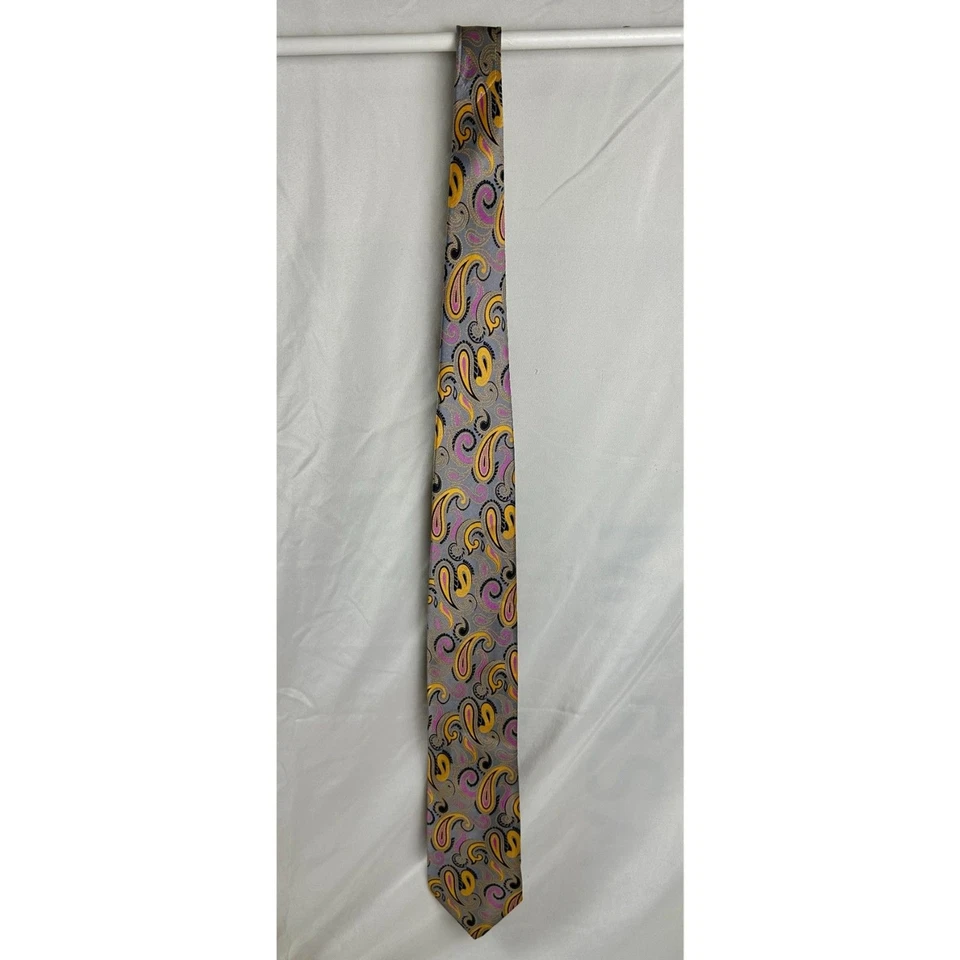 Corbata de seda Italo Ferretti patrón cachemir sobre fondo gris L-59 pulgadas W-3,5 pulgadas Foto 2 de 4