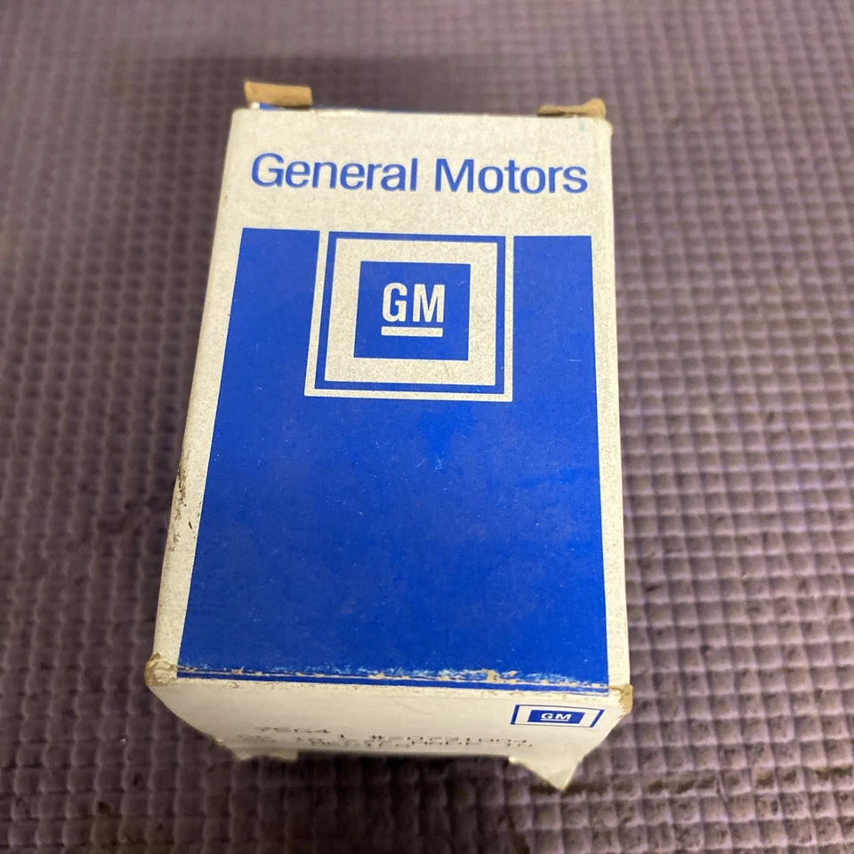  Interruptor de ventana de puerta GM NOS # 20731004 / Se adapta a Cadillac 85-90 Foto 4 de 4