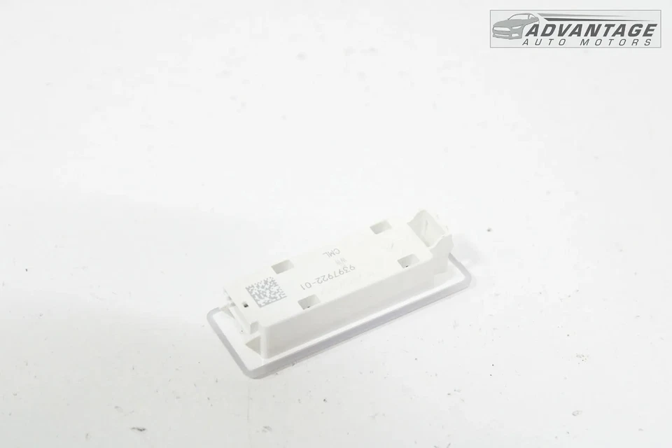 BMW 740I XDRIVE G12 2017-2022 salpicadero derecha o izquierda luz de cortesía lámpara OEM Foto 3 de 4