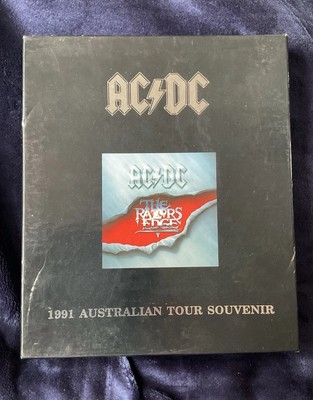 AC/DC THE RAZOR S EDGE 1991 AUSTRALIAN TOUR SOUVENIR CD+VHS T SHIRT BOX SET