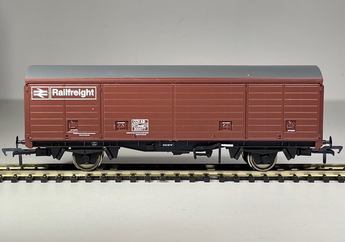 Bachmann 38-141 29T VDA Sliding Door Box Van BR Railfreight Bauxite - OO Gauge - Picture 5 of 14