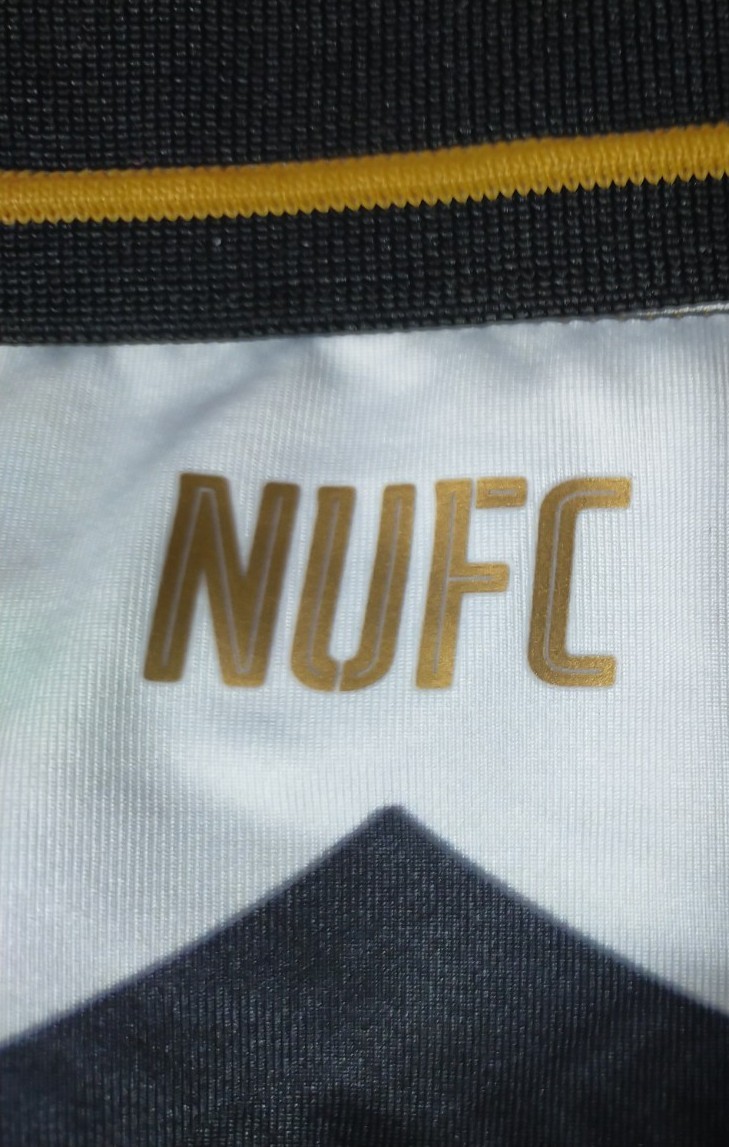Maillot Newcastle 2016/2017 ensemble complet pour match entre amis taille L