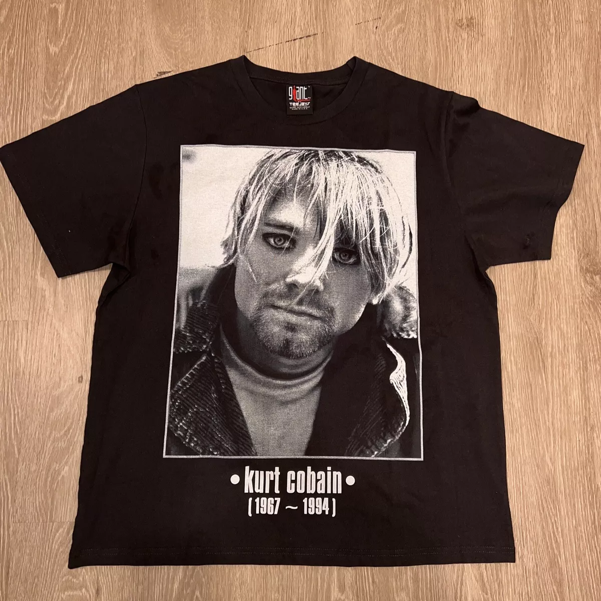 Skyldig ballon Forbindelse Nirvana Kurt Cobain Memorial Reprint T Shirt Giant Tee Jays Tag Size Large  Black | eBay