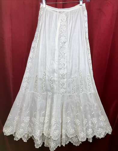 ELABORATE 1900 Edwardian Scallop hem embroidery insert Swiss Edelweiss skirt