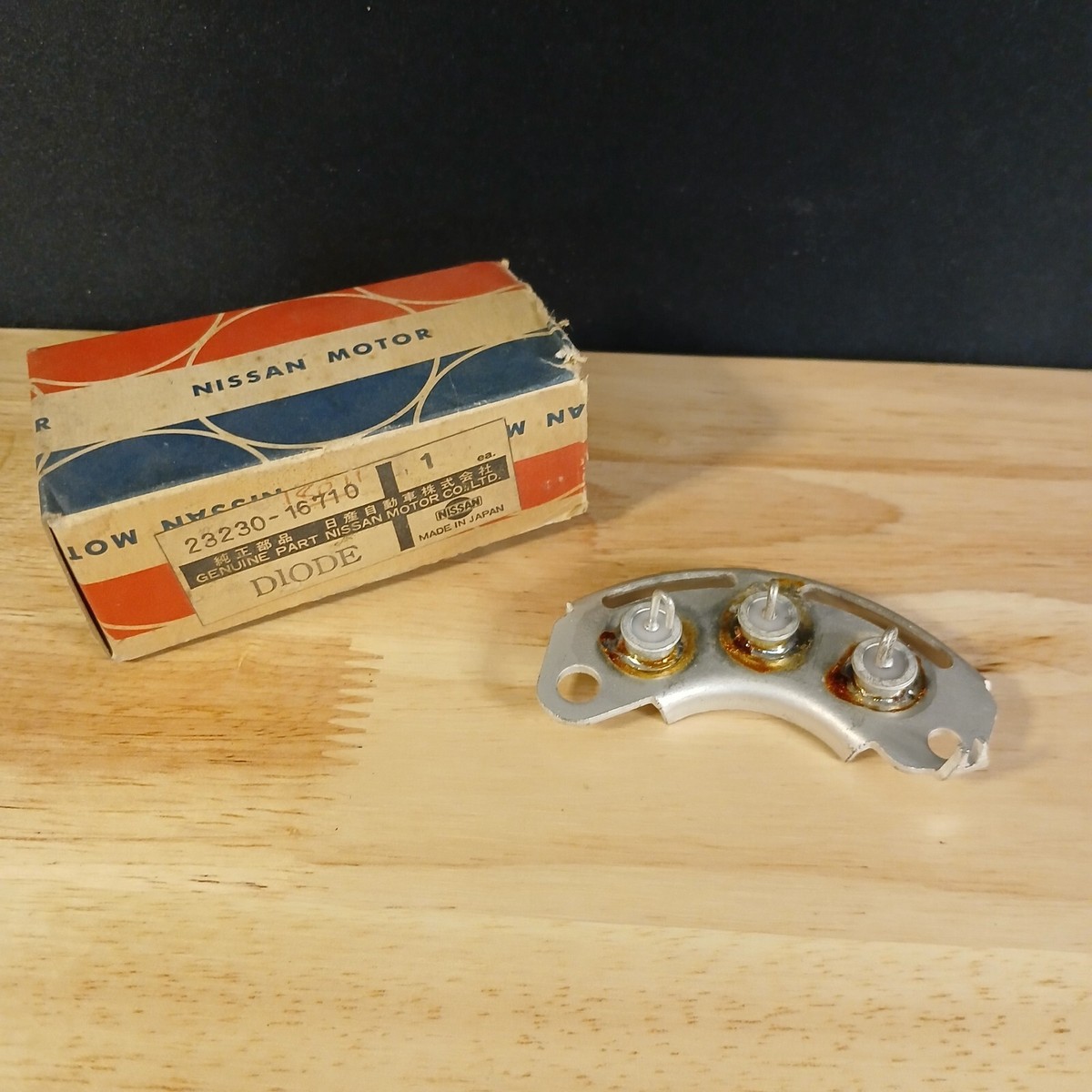 部品 1979-87 Nissan 200SX 1979-83 280Z 720 Diode Assembly NOS #23230
