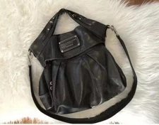 marc jacobs black leather handbag