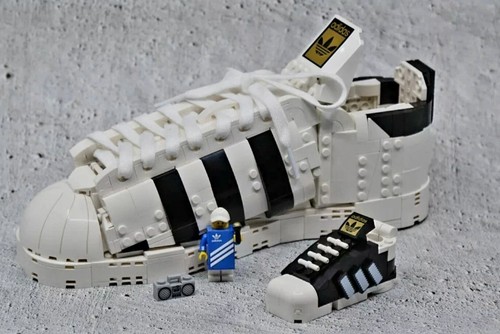 LEGO Adidas Originals Superstar 10282 + Mini 40486 - Picture 2 of 12