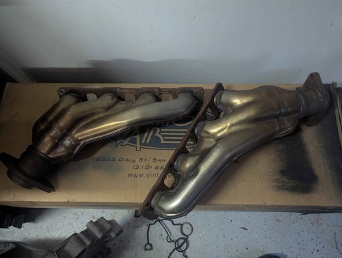 SRT exhaust manifold Gen III Hemi (Dodge)