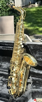 Swing Street New York Alto Saxophone w/ Selmer Mouthpiece, Case & Accessories