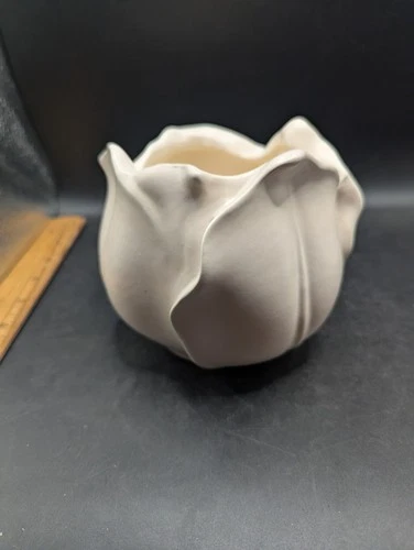 Vintage  Mid Century Stangl Pottery Off White 4” Tulip Vase Planter 1878 S