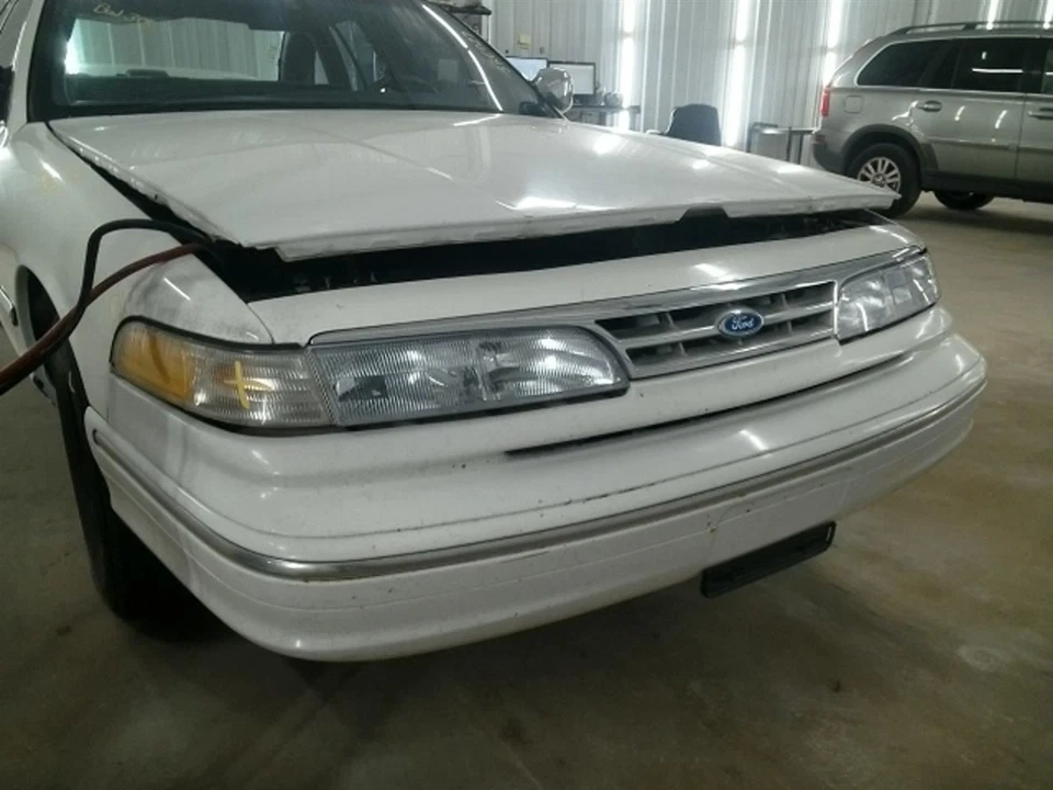 Hood Fits 92-97 CROWN VICTORIA 104852065 Foto 4 de 4