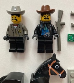 3 Lego Western: 6716 Weapons Wagon, 6712 S. Showdown, 6790 B. Wheelgun- all 100%