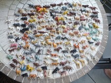Konvolut alte  kleine Tier Figuren -Pferde- Rinder-Elefanten- Krokodil-Giraffen