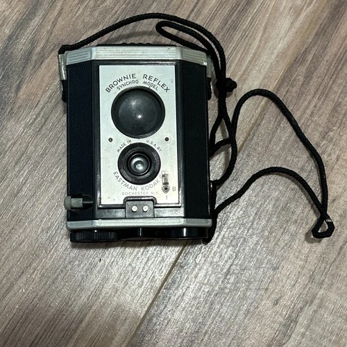 Vintage 1940s Eastman Kodak Brownie Reflex Synchro Model Camera Untested