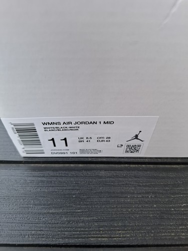 Nike Air Jordan 1 Mid Unisex Trainers Black White 'Panda' Size 8.5 (UK) RRP £130 - Picture 16 of 16