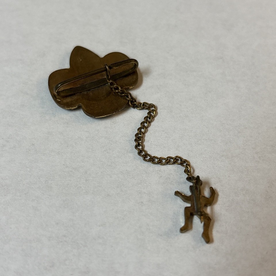 Vintage Girl Scout Trefoil Pin Brooch Girl On Attached Hanging Chain