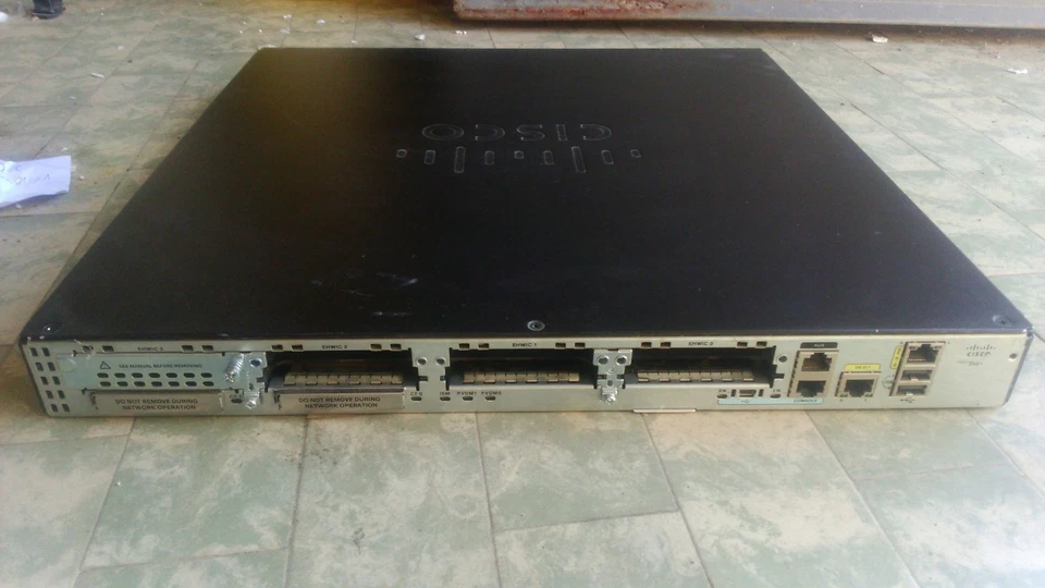 Router Cisco Series 2900 Modello 2901 Usato - Immagine 3 di 3