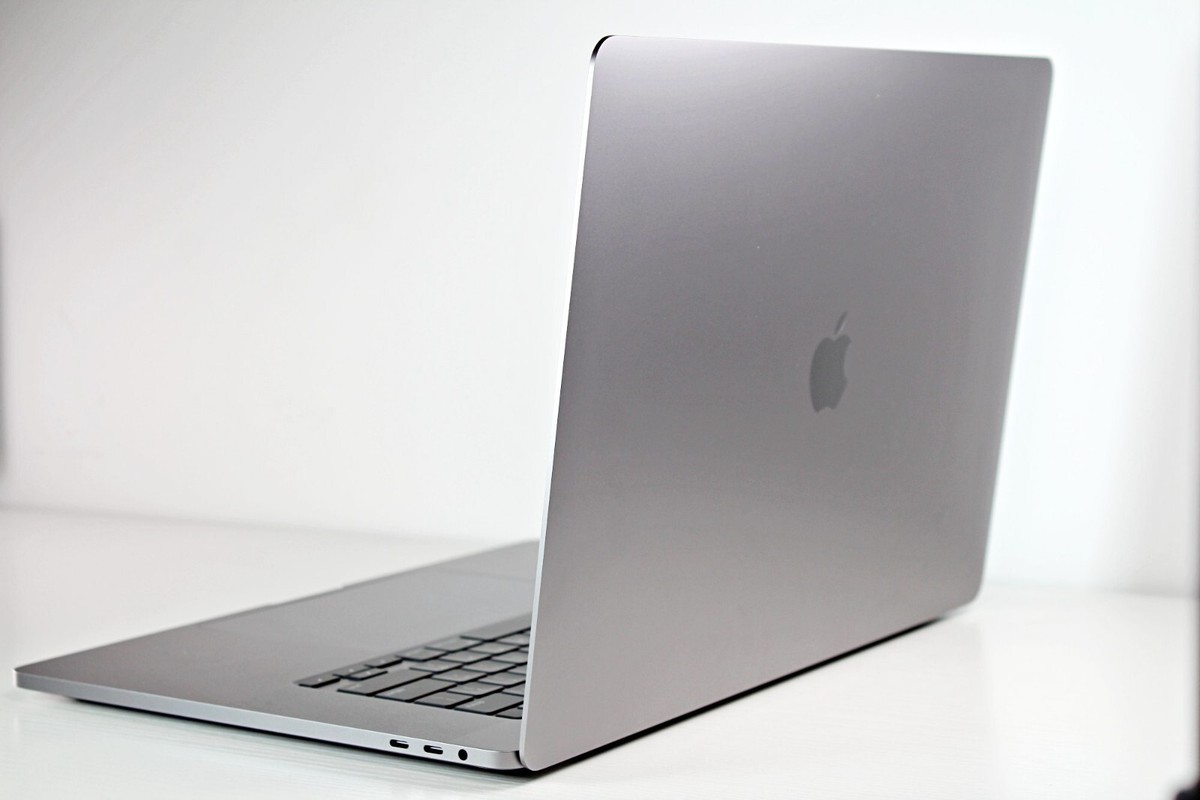 Apple MacBook Pro 16 Apple MacBook Pro 16